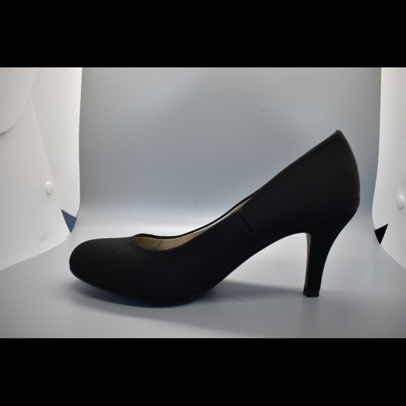 Black high heels - Picture 2 of 3